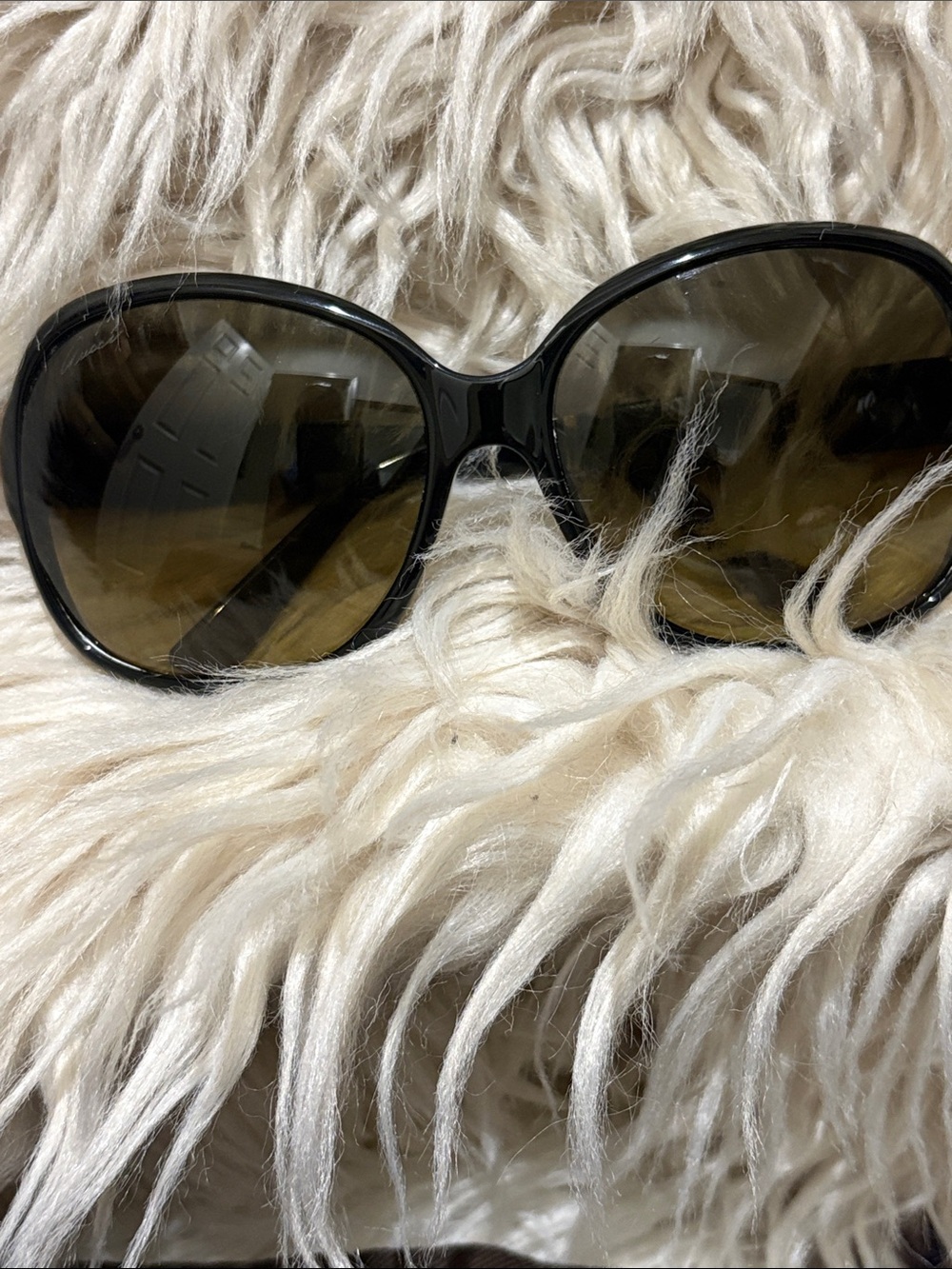 Gucci Black Oversized Women's Sunglasses with Brown Gradient Lenses
